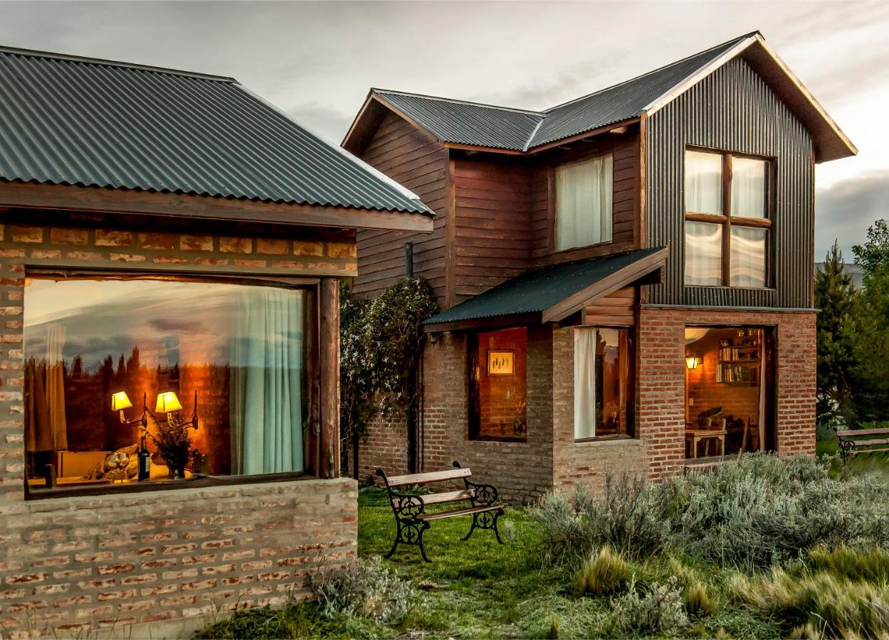 Posada Larsen El Calafate Exterior photo