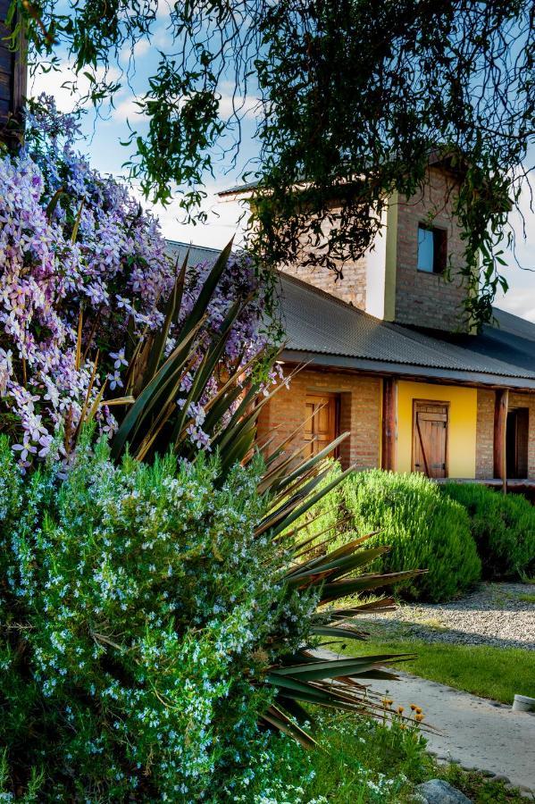 Posada Larsen El Calafate Exterior photo